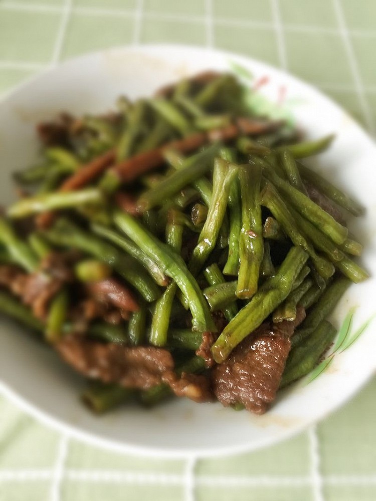 豆角炒肉的做法