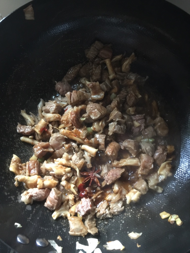 土豆烧牛肉的做法图解6