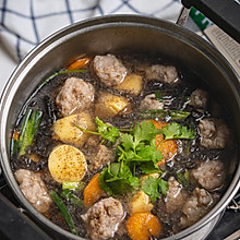 泰式猪肉丸子蔬菜汤