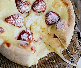 芝士熔岩草莓水果披萨的做法