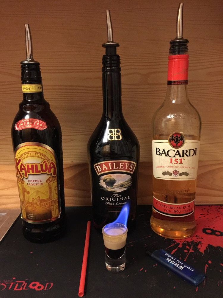 鸡尾酒 B52的做法