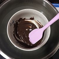 爆浆蓝莓巧克力玛芬 #美味烤箱菜，就等你来做！#的做法图解2