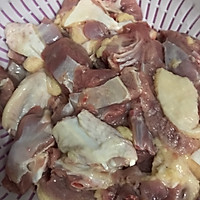紫苏焖鸭的做法图解1