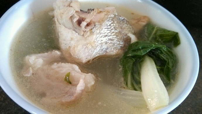 黄花鱼瘦肉白菜汤