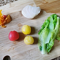 宝宝辅食—番茄鳕鱼面的做法图解1