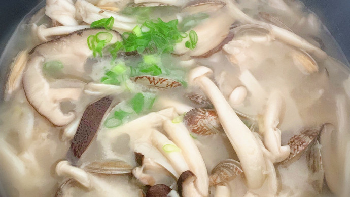 花蛤海鲜汤