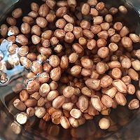 高压锅焖猪蹄花生米的做法图解2