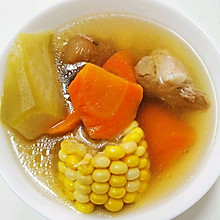 青红萝卜猪骨汤