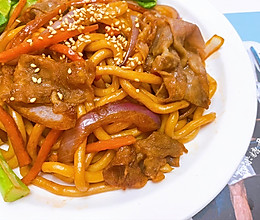肥牛炒乌冬面的做法
