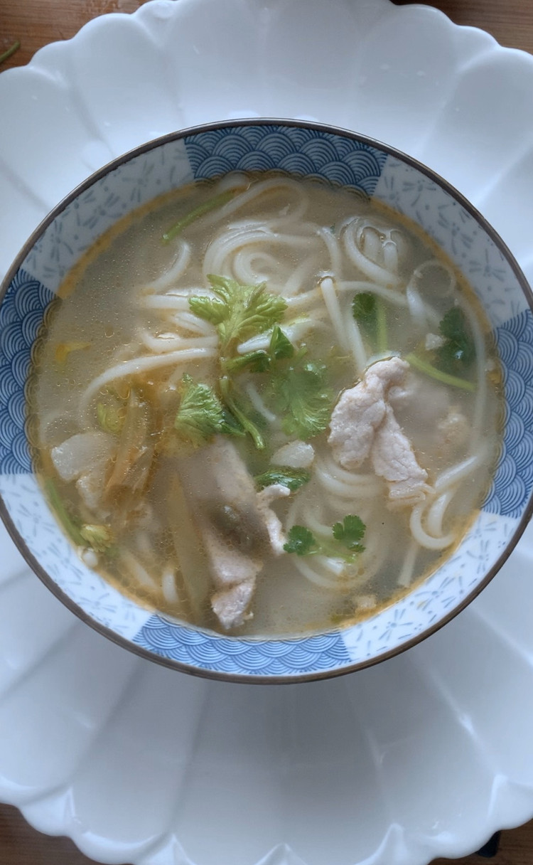 榨菜肉丝面的做法