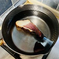 #冬季滋补花样吃法#简单易上手的蒜苗炒腊肉的做法图解2