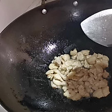 牛蛙爆炒黄金肉卷