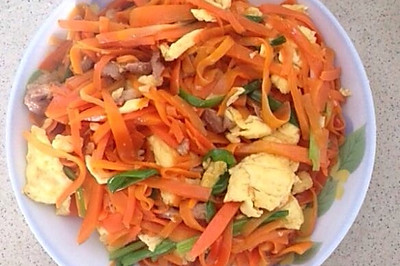 瘦肉鸡蛋炒胡萝卜