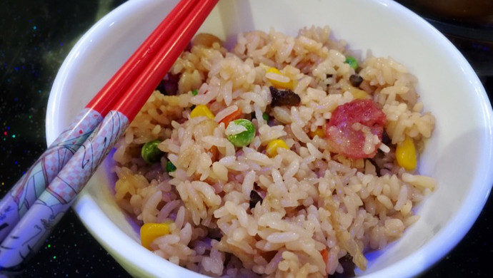 腊味海鲜煲仔饭