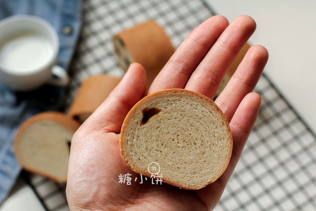 葡萄干木材面包怎么做 葡萄干木材面包的做法 糖小饼 豆果美食
