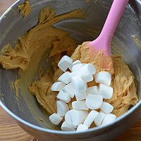 焦香棉花糖纸杯蛋糕的做法图解7