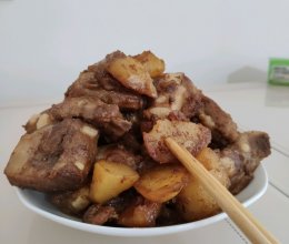 孜然土豆烧排骨的做法