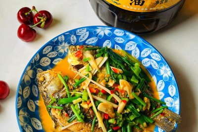 葱香鲫鱼
