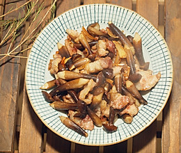 鸡枞菌炒猪肉，如何炒才能更美味的做法