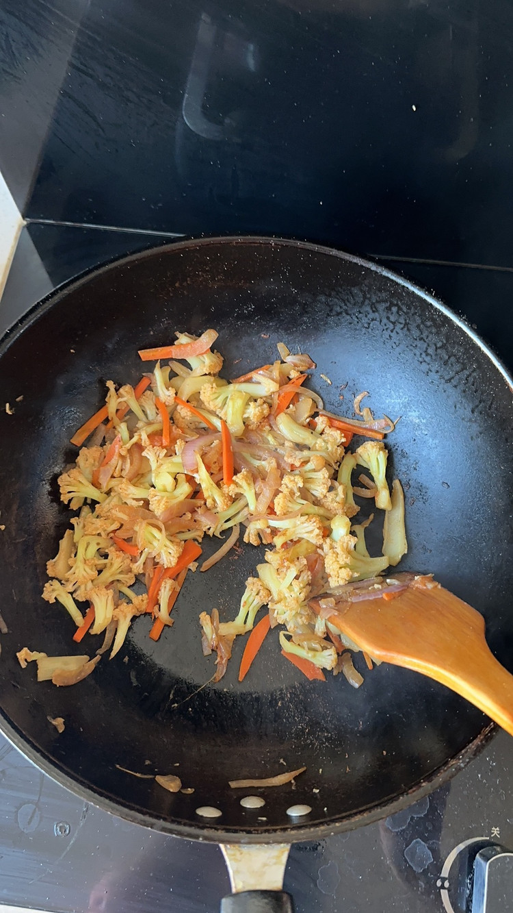 第一次做的素炒菜花（超级简单）的做法