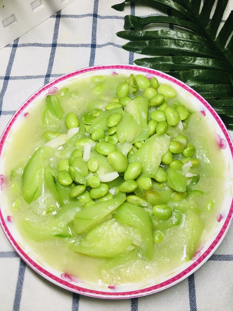 丝瓜炒毛豆的做法