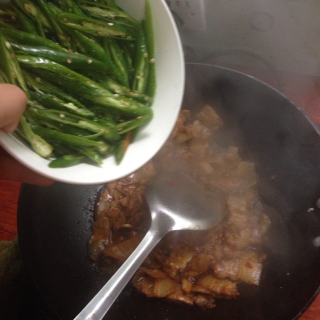 青椒回锅肉的做法图解3