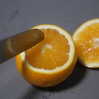 #流感季饮食攻略#止咳润肺小妙招～盐蒸橙子的做法图解3