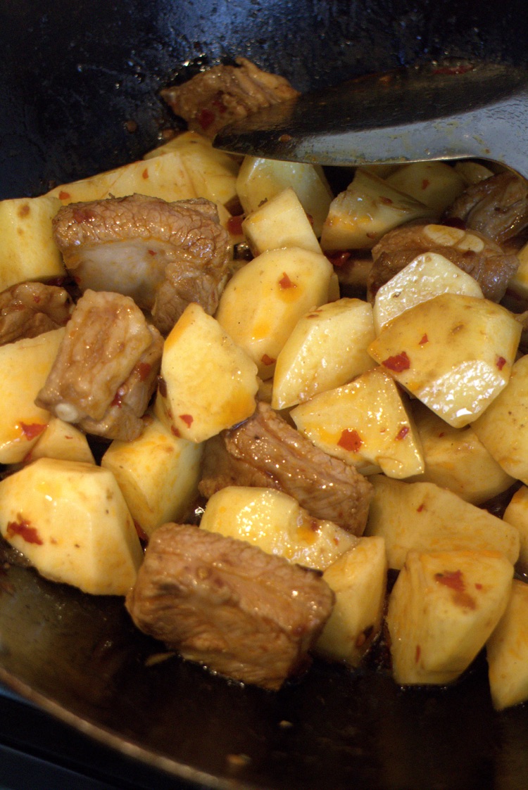 土豆烧排骨的做法图解5