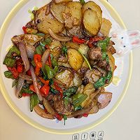 干锅土豆片炒肉的做法图解1