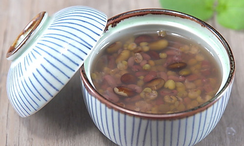 三伏天喝快煮三豆汤，祛湿解暑的做法