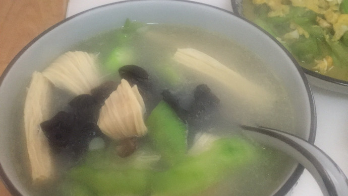 丝瓜腐竹木耳汤