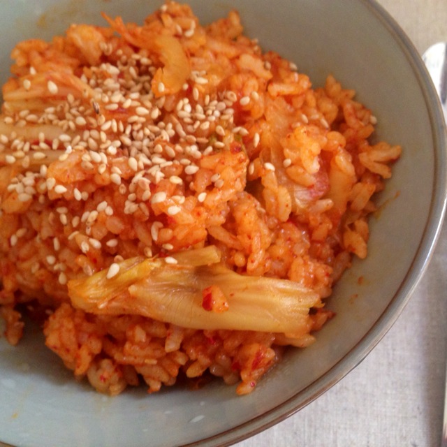 配料简单的五分钟料理-韩国泡菜炒饭