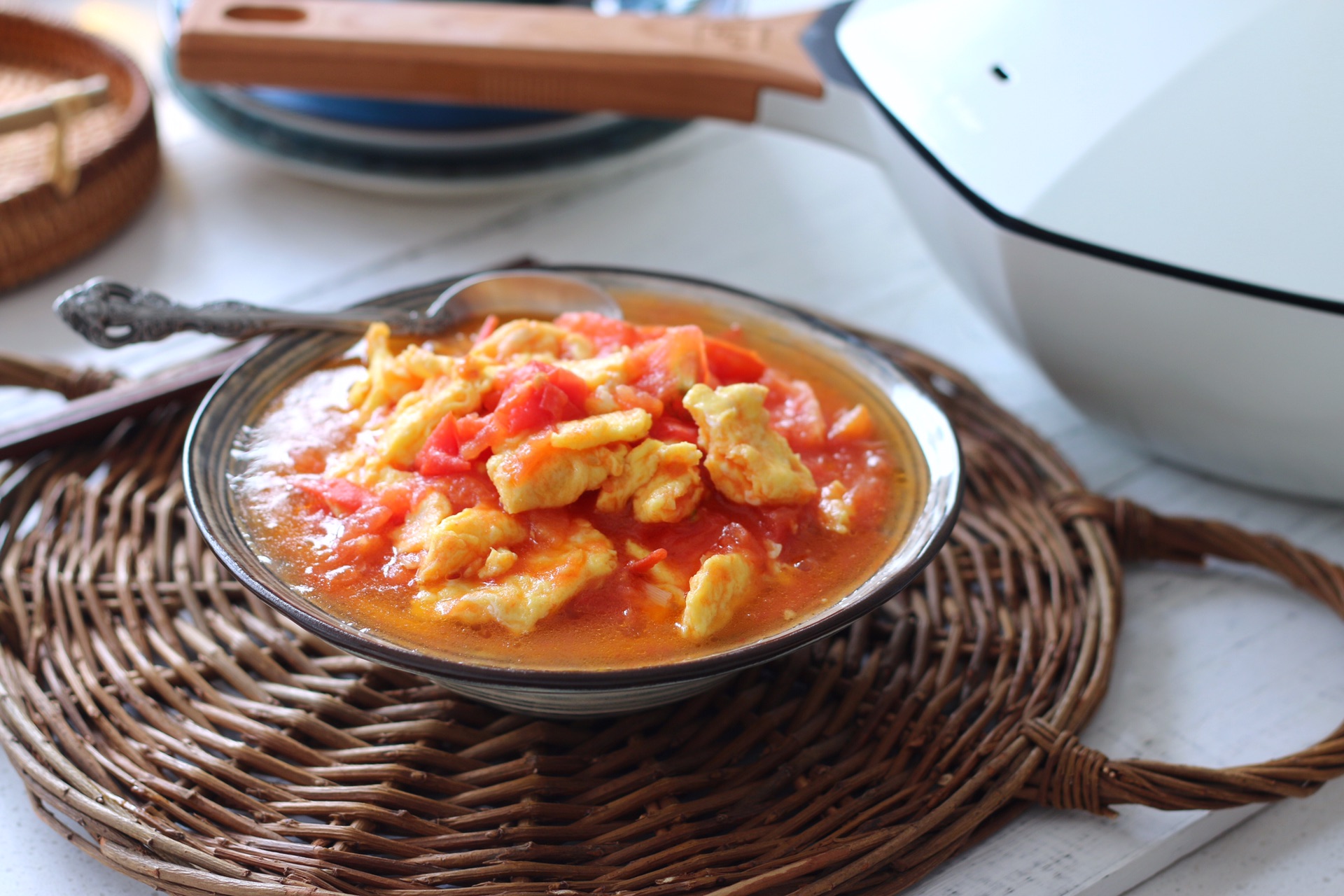 Scrambled egg with tomato-