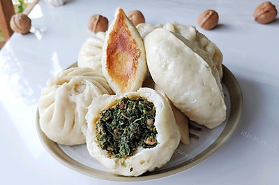 煎蒸鲜肉荠菜包