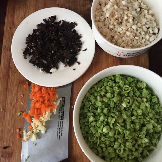 煎刀豆饺子的做法图解1