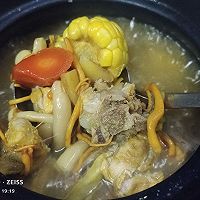 【玉米菌菇排骨汤】的做法图解7