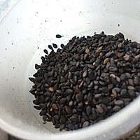 黑芝麻豆浆的做法图解2