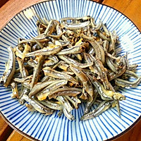 简易微波炉小鱼干（公鱼干）的做法图解1