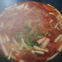 酸辣茄香菇肉汤的做法图解5