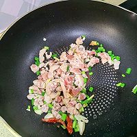 炝绿豆芽肉丝的做法图解2