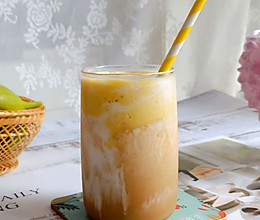 #夏日消暑，非它莫属#椰香芒果冰咖啡的做法