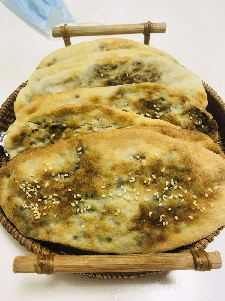 梅干菜鲜肉锅盔的做法