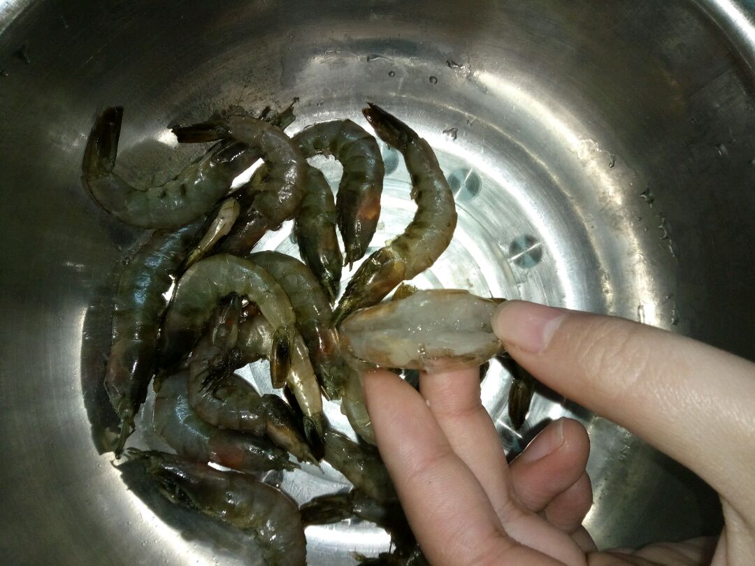 黑胡椒烤虾的做法图解2