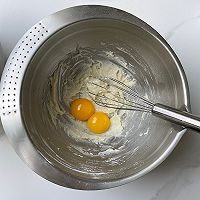超简单｜比戚风蛋糕还好吃‼️鸡蛋热香饼的做法图解2