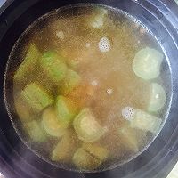 丝瓜粉丝肉片汤的做法图解4