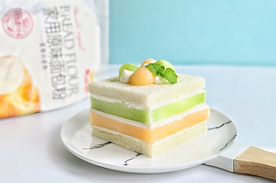 双色蜜瓜奶油面包