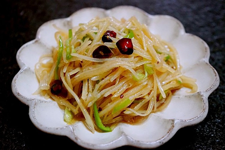 凉拌酸辣土豆丝的做法