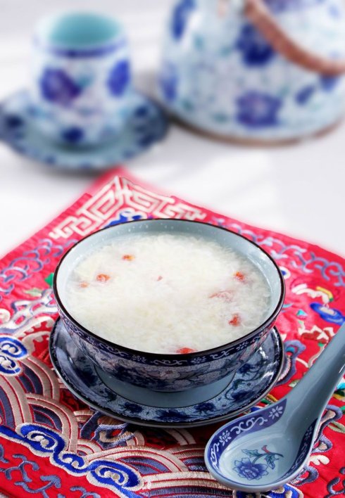 Stewed egg with wolfberry wine