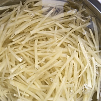 酸辣土豆丝的做法图解1