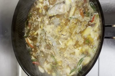 农家芋头鱼尾炖鱼杂